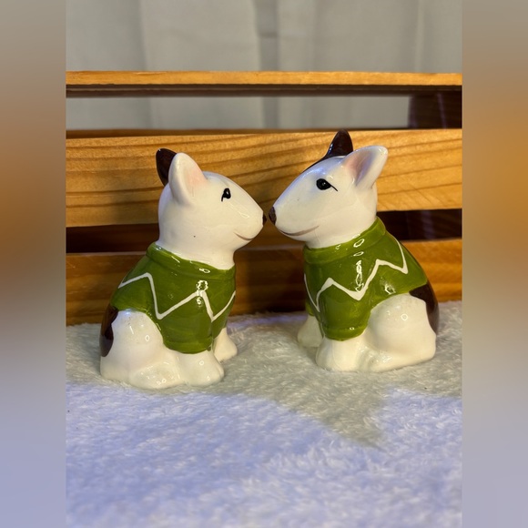 Jack Russell Terrier Salt & Pepper Shakers - Picture 2 of 6